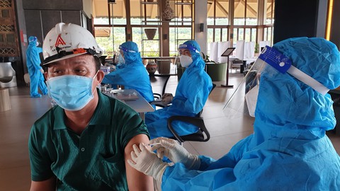 Phú Quốc triển khai tiêm vắc xin COVID-19 cho toàn dân trên đảo - Ảnh 1. Phú Quốc triển khai tiêm vắc xin COVID-19 cho toàn dân trên đảo - Ảnh 1.