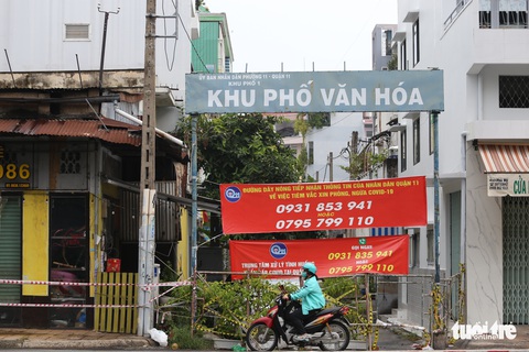 TP.HCM trước và sau ngày nới lỏng giãn cách: Những hình ảnh không thể nào quên - Ảnh 12. TP.HCM trước và sau ngày nới lỏng giãn cách: Những hình ảnh không thể nào quên - Ảnh 12.