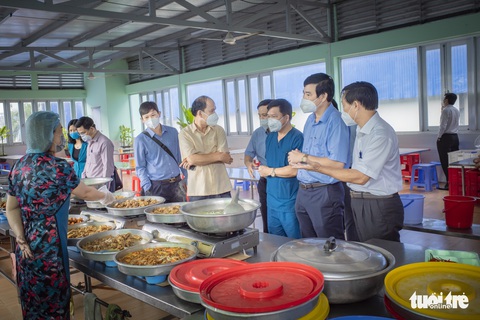 Thu hút lao động trở lại TP.HCM sau giãn cách: Giải pháp đã có, khó ở thực hiện - Ảnh 2. Thu hút lao động trở lại TP.HCM sau giãn cách: Giải pháp đã có, khó ở thực hiện - Ảnh 2.