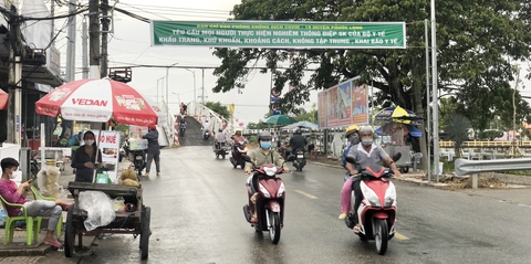 Chủ tịch Bạc Liêu chỉ đạo tuyên truyền người dân không tự ý về quê - Ảnh 1. Chủ tịch Bạc Liêu chỉ đạo tuyên truyền người dân không tự ý về quê - Ảnh 1.