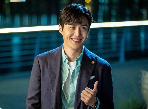 Angela Phương Trinh tung tin giun đất trị ung thư, Kim Seon Ho thừa nhận ép bạn gái phá thai - Ảnh 2. Angela Phương Trinh tung tin giun đất trị ung thư, Kim Seon Ho thừa nhận ép bạn gái phá thai - Ảnh 2.