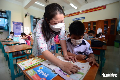 Sáng nay 20-10, học sinh xã đảo Thạnh An nô nức đến trường - Ảnh 8. Sáng nay 20-10, học sinh xã đảo Thạnh An nô nức đến trường - Ảnh 8.