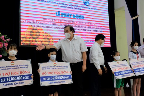 Ông Lê Minh Tấn xin lỗi người dân về phát ngôn chưa ai thiếu ăn, thiếu mặc - Ảnh 1. Ông Lê Minh Tấn xin lỗi người dân về phát ngôn chưa ai thiếu ăn, thiếu mặc - Ảnh 1.