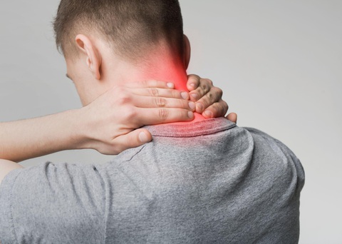 Thoái hóa đốt sống cổ gây đau đầu có nguy hiểm không? - Ảnh 1. Thoái hóa đốt sống cổ gây đau đầu có nguy hiểm không? - Ảnh 1.