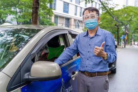 Bác tài công nghệ ‘vui không thể tả trong những ngày hoạt động trở lại - Ảnh 1. Bác tài công nghệ ‘vui không thể tả trong những ngày hoạt động trở lại - Ảnh 1.
