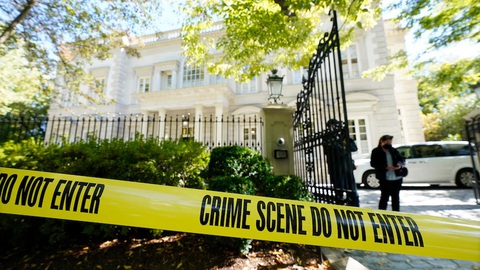 FBI đột kích nhà có liên quan đến tỉ phú Nga tại Mỹ - Ảnh 1. FBI đột kích nhà có liên quan đến tỉ phú Nga tại Mỹ - Ảnh 1.