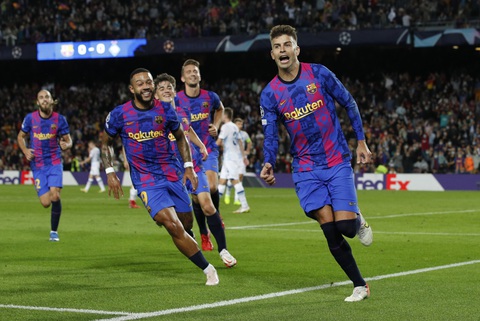 Barca thắng trận đầu tiên tại Champions League, Bayern vùi dập Benfica - Ảnh 1. Barca thắng trận đầu tiên tại Champions League, Bayern vùi dập Benfica - Ảnh 1.