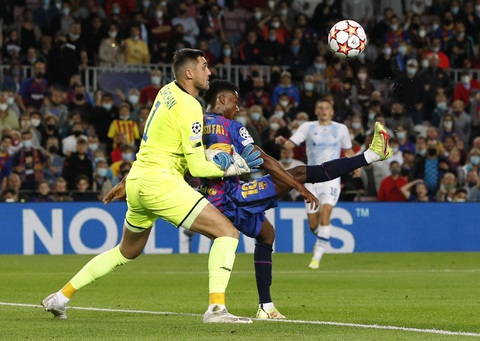 Barca thắng trận đầu tiên tại Champions League, Bayern vùi dập Benfica - Ảnh 2. Barca thắng trận đầu tiên tại Champions League, Bayern vùi dập Benfica - Ảnh 2.