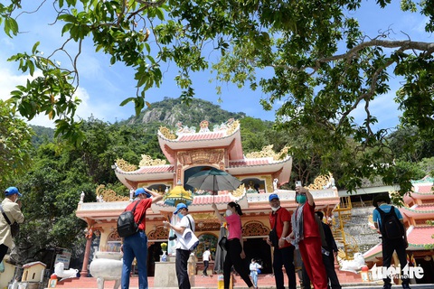 Bí thư Nguyễn Văn Nên cùng lực lượng tuyến đầu tham quan Củ Chi - Tây Ninh - Ảnh 6. Bí thư Nguyễn Văn Nên cùng lực lượng tuyến đầu tham quan Củ Chi - Tây Ninh - Ảnh 6.