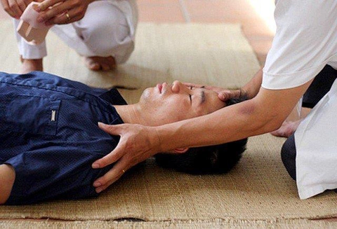 Sơ cứu đột quỵ: giai đoạn quyết định sự sống - Ảnh 1. Sơ cứu đột quỵ: giai đoạn quyết định sự sống - Ảnh 1.