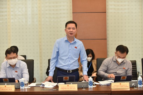 Đại biểu Quốc hội hỏi về vai trò ngành y tế liên quan kit xét nghiệm - Ảnh 1. Đại biểu Quốc hội hỏi về vai trò ngành y tế liên quan kit xét nghiệm - Ảnh 1.