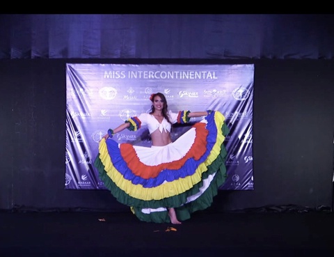 Miss Intercontinental 2021: Phần thi trang phục dân tộc chưa gây được ấn tượng - Ảnh 2. Miss Intercontinental 2021: Phần thi trang phục dân tộc chưa gây được ấn tượng - Ảnh 2.