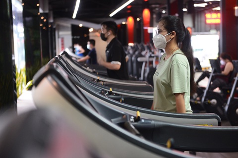 Ngày càng nhiều phụ nữ, trẻ em gái hút thuốc theo trend, cảnh báo nguy cơ vô sinh - Ảnh 1. Ngày càng nhiều phụ nữ, trẻ em gái hút thuốc theo trend, cảnh báo nguy cơ vô sinh - Ảnh 1.