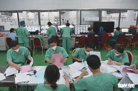 TP.HCM xây dựng bệnh viện dã chiến 3 tầng, cuối năm nay Bệnh viện Trung ương Huế mới rút quân - Ảnh 2. TP.HCM xây dựng bệnh viện dã chiến 3 tầng, cuối năm nay Bệnh viện Trung ương Huế mới rút quân - Ảnh 2.