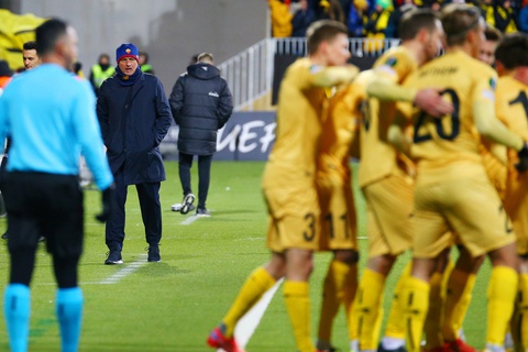 HLV Mourinho có trận thua kinh hoàng nhất trong sự nghiệp - Ảnh 3. HLV Mourinho có trận thua kinh hoàng nhất trong sự nghiệp - Ảnh 3.