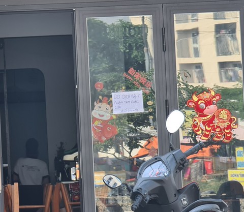 Bình Dương bắt đầu cho hàng quán bán tại chỗ - Ảnh 1. Bình Dương bắt đầu cho hàng quán bán tại chỗ - Ảnh 1.