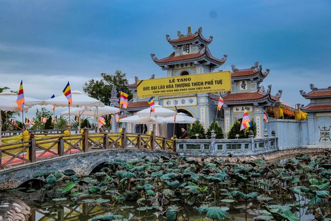 Cổng Tổ đình Viên Minh (chùa Giáng)- Ảnh: NAM TRẦN Cổng Tổ đình Viên Minh (chùa Giáng)- Ảnh: NAM TRẦN