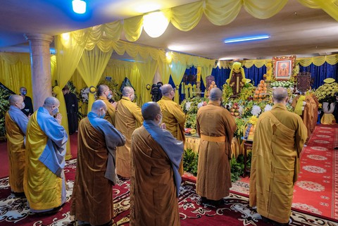 Chủ tịch nước Nguyễn Xuân Phúc viếng Đại lão hòa thượng Thích Phổ Tuệ - Ảnh 10. Chủ tịch nước Nguyễn Xuân Phúc viếng Đại lão hòa thượng Thích Phổ Tuệ - Ảnh 10.