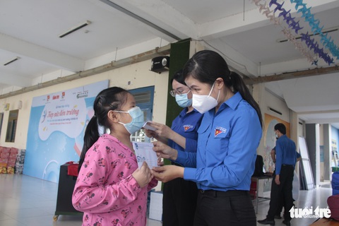 Em nhớ mẹ nhiều lắm, tự hứa với lòng sẽ học giỏi để mẹ vui - Ảnh 7. Em nhớ mẹ nhiều lắm, tự hứa với lòng sẽ học giỏi để mẹ vui - Ảnh 7.