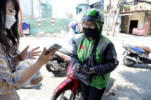 Nữ xe ôm công nghệ: Nghề đã rèn giũa tôi - Ảnh 4. Nữ xe ôm công nghệ: Nghề đã rèn giũa tôi - Ảnh 4.