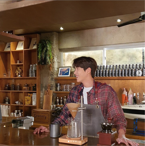 Ép bạn gái phá thai, sự nghiệp tài tử Kim Seon Ho đứng bên bờ vực thẳm? - Ảnh 5. Ép bạn gái phá thai, sự nghiệp tài tử Kim Seon Ho đứng bên bờ vực thẳm? - Ảnh 5.
