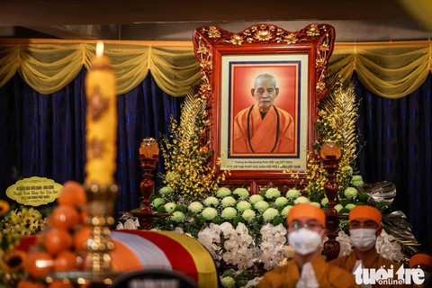 Tăng ni, phật tử cung nghinh Hòa thượng Thích Phổ Tuệ về cõi niết bàn - Ảnh 1. Tăng ni, phật tử cung nghinh Hòa thượng Thích Phổ Tuệ về cõi niết bàn - Ảnh 1.