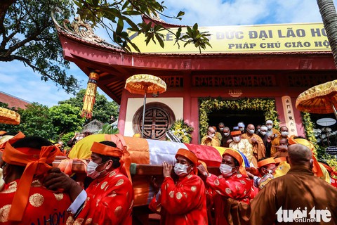 Tăng ni, phật tử cung nghinh Hòa thượng Thích Phổ Tuệ về cõi niết bàn - Ảnh 7. Tăng ni, phật tử cung nghinh Hòa thượng Thích Phổ Tuệ về cõi niết bàn - Ảnh 7.