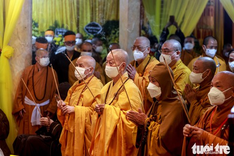 Tăng ni, phật tử cung nghinh Hòa thượng Thích Phổ Tuệ về cõi niết bàn - Ảnh 2. Tăng ni, phật tử cung nghinh Hòa thượng Thích Phổ Tuệ về cõi niết bàn - Ảnh 2.