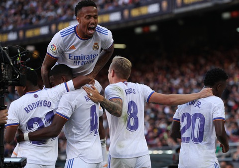 Aguero ghi bàn nhưng Barca vẫn trắng tay trước Real Madrid - Ảnh 1. Aguero ghi bàn nhưng Barca vẫn trắng tay trước Real Madrid - Ảnh 1.