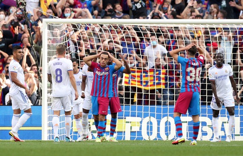 Aguero ghi bàn nhưng Barca vẫn trắng tay trước Real Madrid - Ảnh 2. Aguero ghi bàn nhưng Barca vẫn trắng tay trước Real Madrid - Ảnh 2.