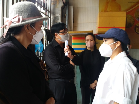 Nghệ sĩ Việt Anh, Thành Lộc, Phương Thanh... tiễn biệt đạo diễn Trần Cảnh Đôn - Ảnh 6. Nghệ sĩ Việt Anh, Thành Lộc, Phương Thanh... tiễn biệt đạo diễn Trần Cảnh Đôn - Ảnh 6.