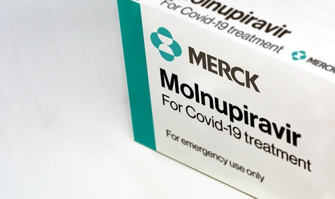 Châu Âu xem xét duyệt thuốc Molnupiravir đặc trị COVID-19 - Ảnh 1. Châu Âu xem xét duyệt thuốc Molnupiravir đặc trị COVID-19 - Ảnh 1.