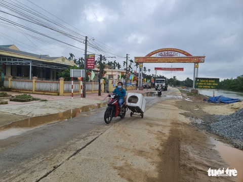 Rốn lũ Hành Dũng dọn dẹp bùn non ổn định cuộc sống - Ảnh 3. Rốn lũ Hành Dũng dọn dẹp bùn non ổn định cuộc sống - Ảnh 3.