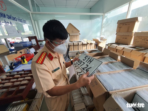 TP.HCM: Chỉ giải quyết sang tên xe nhiều đời chủ, xe không giấy tờ đến 31-12 - Ảnh 1. TP.HCM: Chỉ giải quyết sang tên xe nhiều đời chủ, xe không giấy tờ đến 31-12 - Ảnh 1.