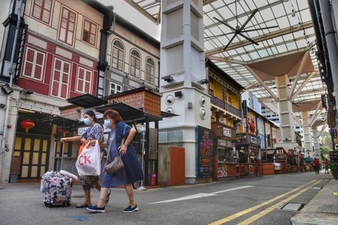 Phố ẩm thực Chinatown, biểu tượng ở Singapore sập tiệm thảm hại vì COVID-19 - Ảnh 1. Phố ẩm thực Chinatown, biểu tượng ở Singapore sập tiệm thảm hại vì COVID-19 - Ảnh 1.