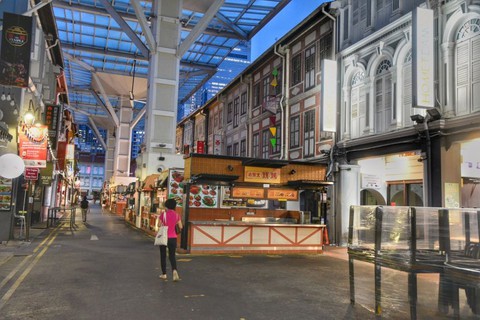Phố ẩm thực Chinatown, biểu tượng ở Singapore sập tiệm thảm hại vì COVID-19 - Ảnh 2. Phố ẩm thực Chinatown, biểu tượng ở Singapore sập tiệm thảm hại vì COVID-19 - Ảnh 2.