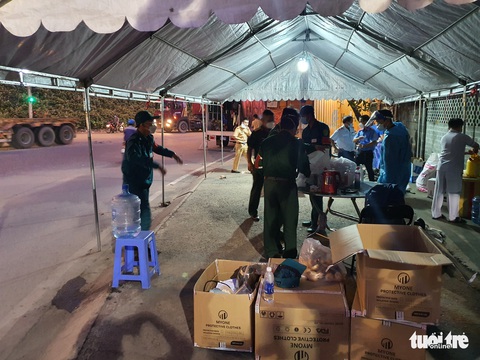 12 chốt cửa ngõ TP.HCM hoàn thành nhiệm vụ, dân nhẹ nhõm hẳn - Ảnh 5. 12 chốt cửa ngõ TP.HCM hoàn thành nhiệm vụ, dân nhẹ nhõm hẳn - Ảnh 5.