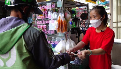 Từ chạy chợ chuyển lên bán hàng trực tuyến: Cuộc sống mới của bà nội trợ - Ảnh 3. Từ chạy chợ chuyển lên bán hàng trực tuyến: Cuộc sống mới của bà nội trợ - Ảnh 3.