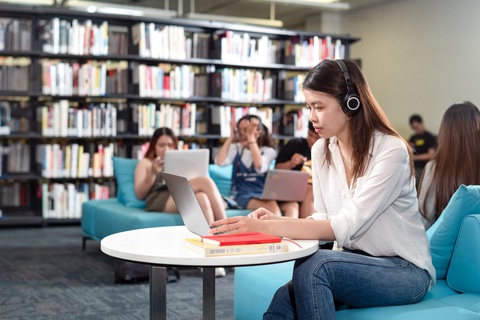 Cùng con khám phá ngành nghề cho tương lai trong Ngày Trải Nghiệm trực tuyến RMIT - Ảnh 3. Cùng con khám phá ngành nghề cho tương lai trong Ngày Trải Nghiệm trực tuyến RMIT - Ảnh 3.