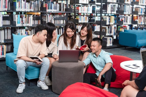 Cùng con khám phá ngành nghề cho tương lai trong Ngày Trải Nghiệm trực tuyến RMIT - Ảnh 4. Cùng con khám phá ngành nghề cho tương lai trong Ngày Trải Nghiệm trực tuyến RMIT - Ảnh 4.