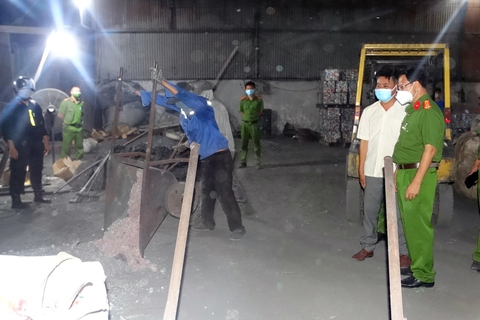 Bắt quả tang công ty thép xả thải chưa qua xử lý ra môi trường - Ảnh 1. Bắt quả tang công ty thép xả thải chưa qua xử lý ra môi trường - Ảnh 1.