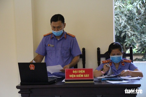 Viện kiểm sát đề nghị Trương Châu Hữu Danh 4-5 năm tù - Ảnh 2. Viện kiểm sát đề nghị Trương Châu Hữu Danh 4-5 năm tù - Ảnh 2.