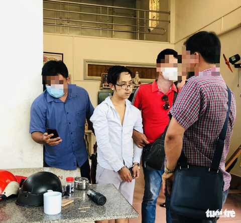 Nghi phạm đâm vợ chồng nguyên giám đốc Sở Xây dựng Trà Vinh khai gì? - Ảnh 1. Nghi phạm đâm vợ chồng nguyên giám đốc Sở Xây dựng Trà Vinh khai gì? - Ảnh 1.