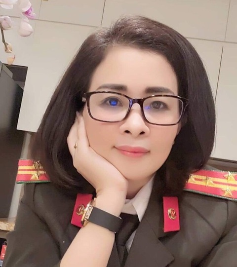‘Nổ’ là đại tá công an, kiều nữ lừa đảo hơn 20 tỉ đồng - Ảnh 1. ‘Nổ’ là đại tá công an, kiều nữ lừa đảo hơn 20 tỉ đồng - Ảnh 1.