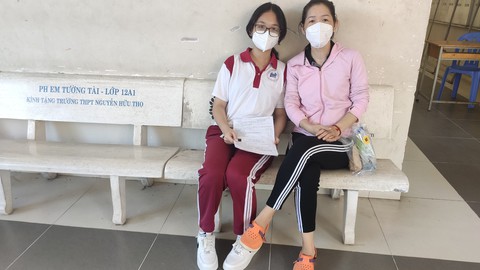 Phụ huynh, học sinh mong chờ được tiêm vắc xin ngừa COVID-19 - Ảnh 10. Phụ huynh, học sinh mong chờ được tiêm vắc xin ngừa COVID-19 - Ảnh 10.