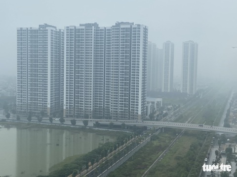 Chất lượng không khí Hà Nội đang ở mức kém và xấu - Ảnh 1. Chất lượng không khí Hà Nội đang ở mức kém và xấu - Ảnh 1.