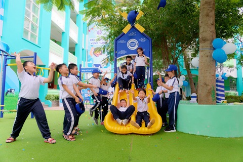 FrieslandCampina, di sản 150 năm làm nên thành tựu trên khắp thế giới - Ảnh 2. FrieslandCampina, di sản 150 năm làm nên thành tựu trên khắp thế giới - Ảnh 2.