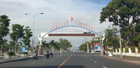 Từ 0h sáng 5-10, toàn tỉnh Phú Yên giảm mức độ giãn cách xã hội - Ảnh 1. Từ 0h sáng 5-10, toàn tỉnh Phú Yên giảm mức độ giãn cách xã hội - Ảnh 1.