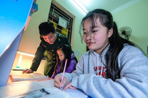 Chàng trai Lô Lô nơi địa đầu Tổ quốc vào Trường đại học Bách khoa Hà Nội - Ảnh 2. Chàng trai Lô Lô nơi địa đầu Tổ quốc vào Trường đại học Bách khoa Hà Nội - Ảnh 2.