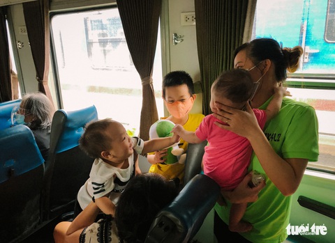 Dành những toa tàu tốt nhất đưa người dân về quê - Ảnh 1. Dành những toa tàu tốt nhất đưa người dân về quê - Ảnh 1.